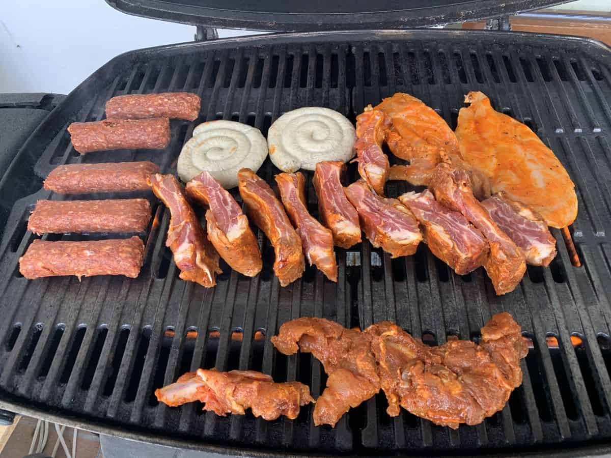 Grillen Putenschnitzel Spare Ribs Runde Wurst